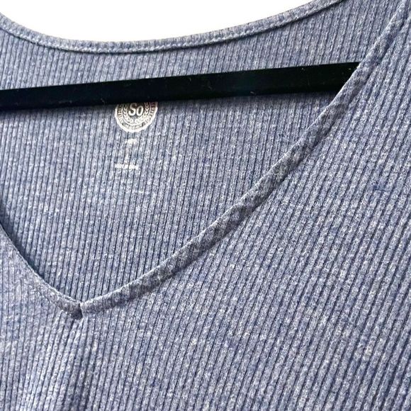 “Not So Surprise Bundle” Rags To Riches Pink Crop & peek a boo shoulder shirt - Picture 11 of 12